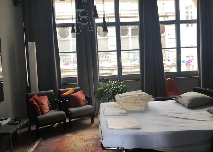 Artistically Designed * トゥルネー